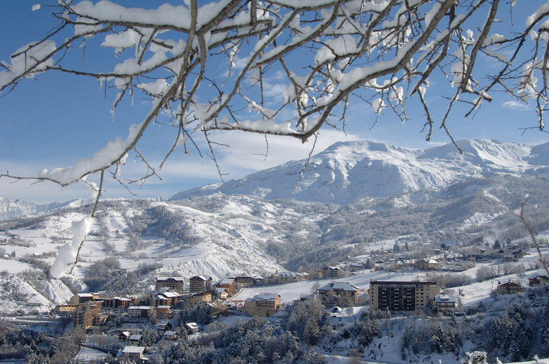 Les Alpes de Haute-Provence sous le soleil  Sauze et Sainte-Anne