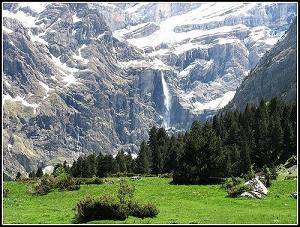 Gavarnie et son cirque montagneux